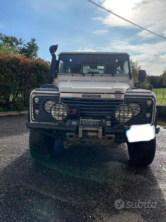 Land Rover Defender 2002 photo 2