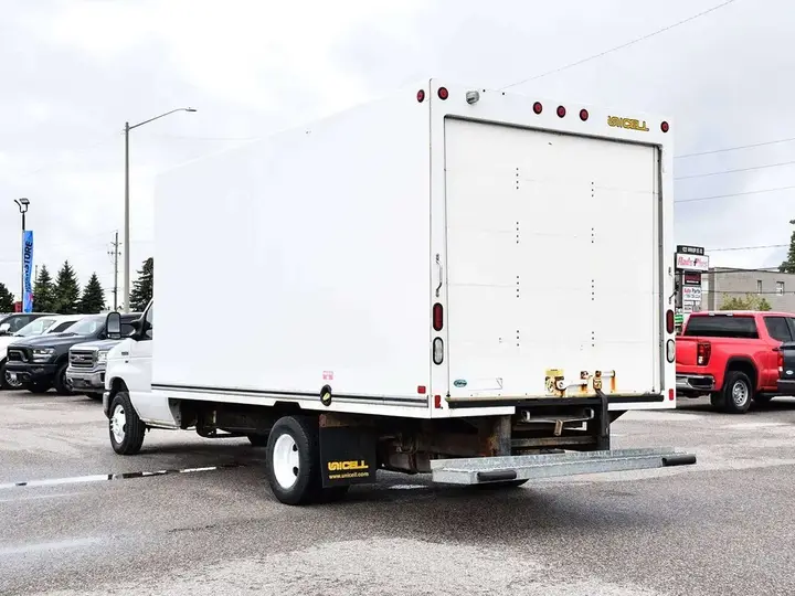 Ford E-Series 2018 photo 3