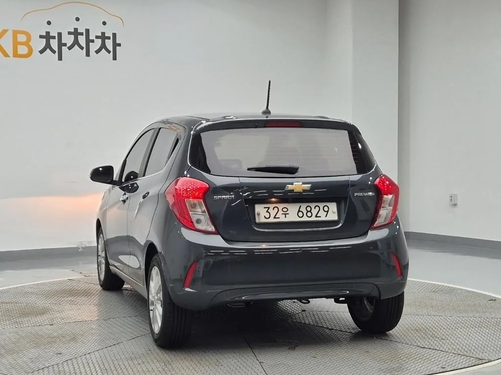 Chevrolet Spark 2019 photo 2