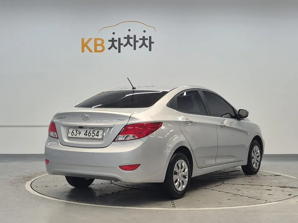 Hyundai Accent 2015 photo 3