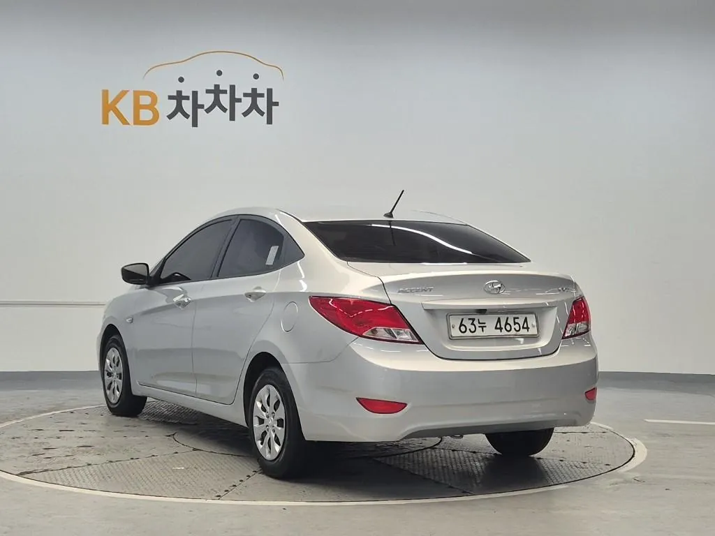 Hyundai Accent 2015 photo 2