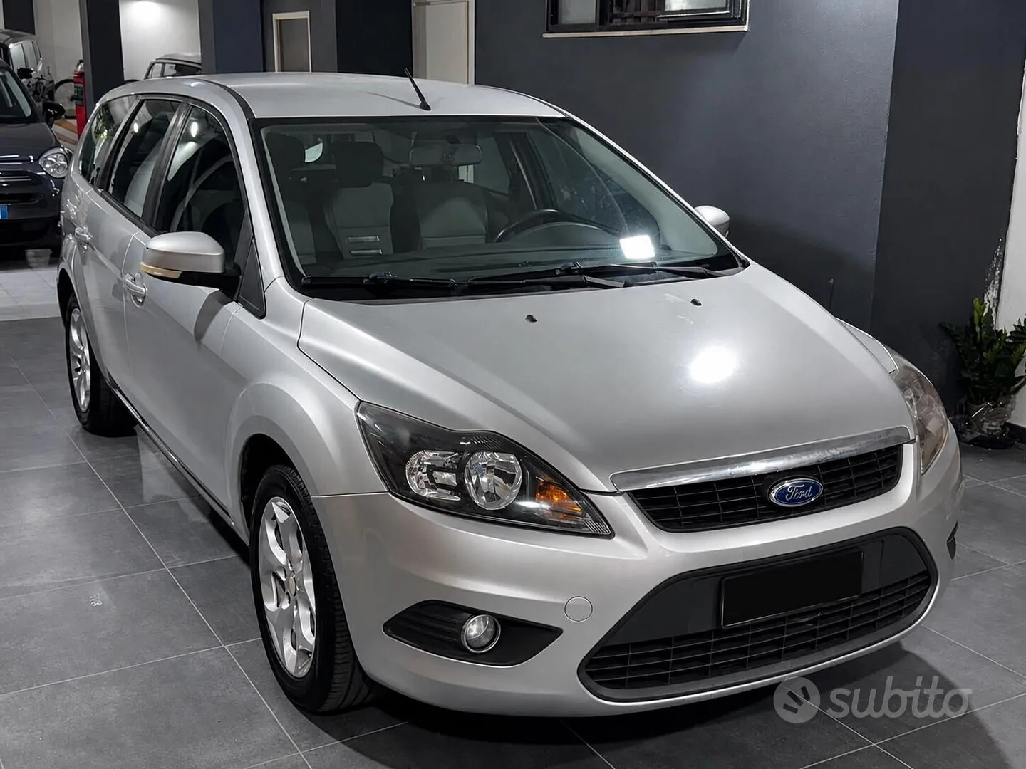 Ford Focus 2010 photo 3