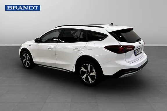 Ford Focus 2025 photo 2
