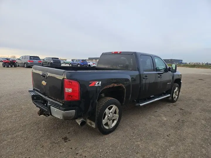 Chevrolet Silverado 2500 2011 photo 4