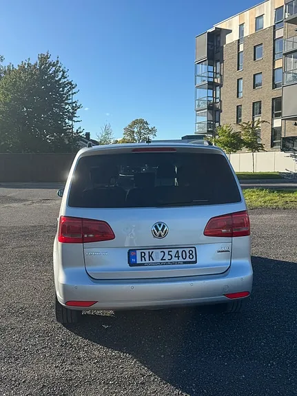 Volkswagen Touran 2011 photo 4