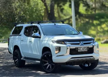 Mitsubishi Triton 2021 photo 2