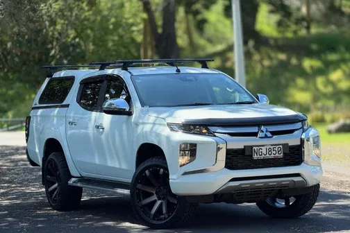 Mitsubishi Triton