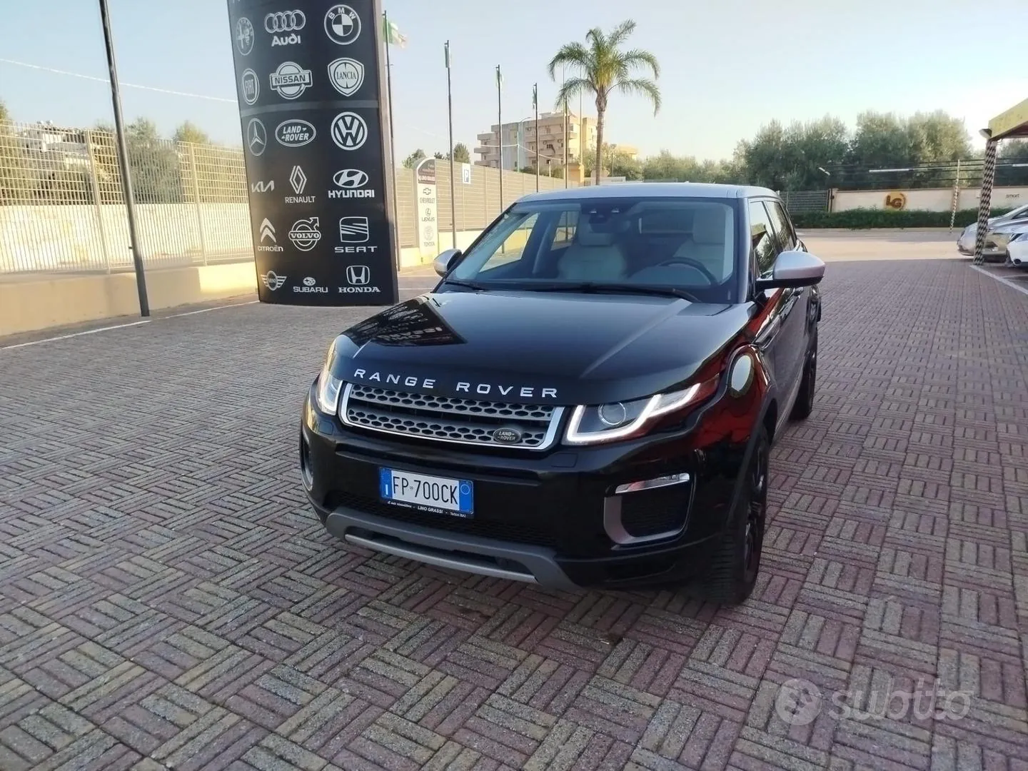 Land Rover Range Rover Evoque 2018 photo 2