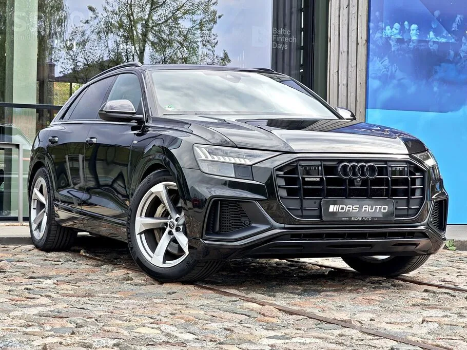 Audi Q8 2021 photo 2