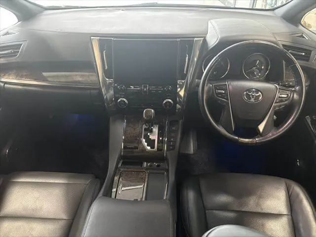 Toyota Alphard Hybrid 2021 photo 3