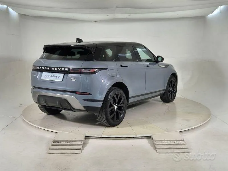 Land Rover Range Rover Evoque 2022 photo 2