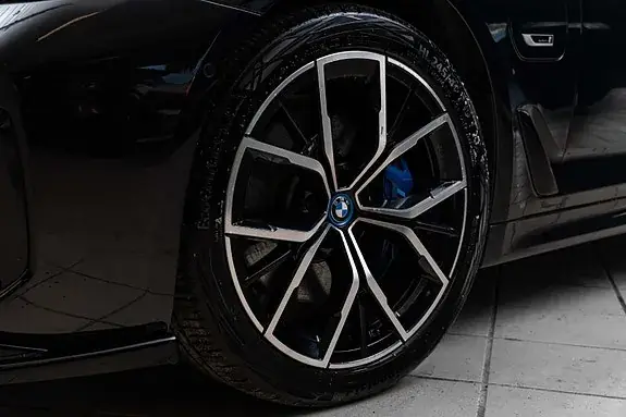 BMW 530E 2023 photo 4