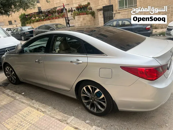 Hyundai Sonata 2011 photo 2
