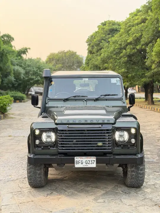 Land Rover Defender