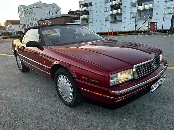 Cadillac Allante 1993 photo 4