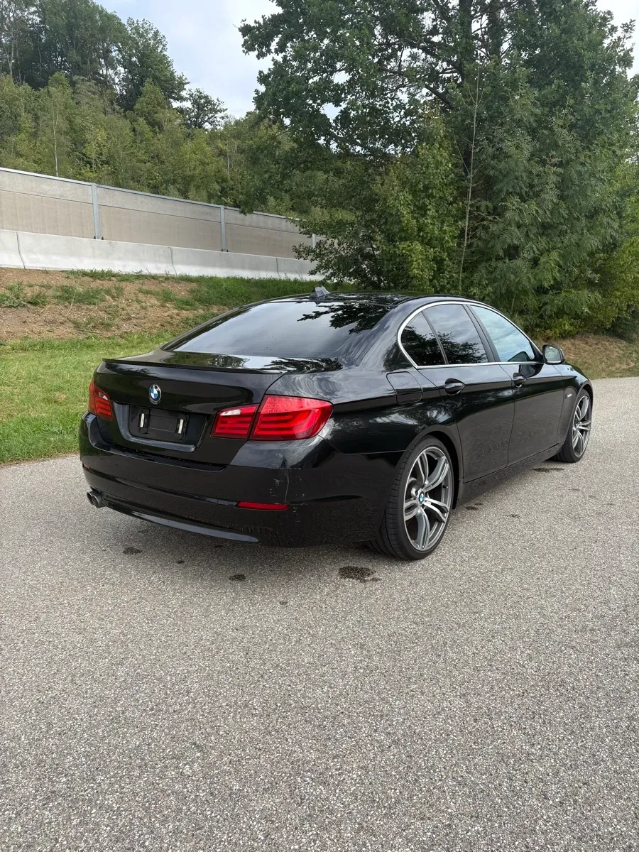 BMW 5 Series 2010 photo 3