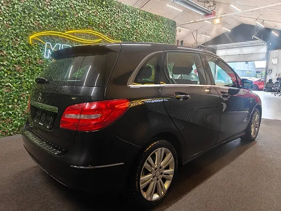 Mercedes-Benz B180 2012 photo 4