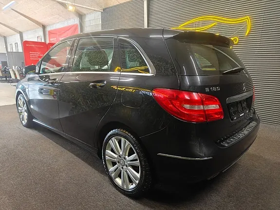 Mercedes-Benz B180 2012 photo 3