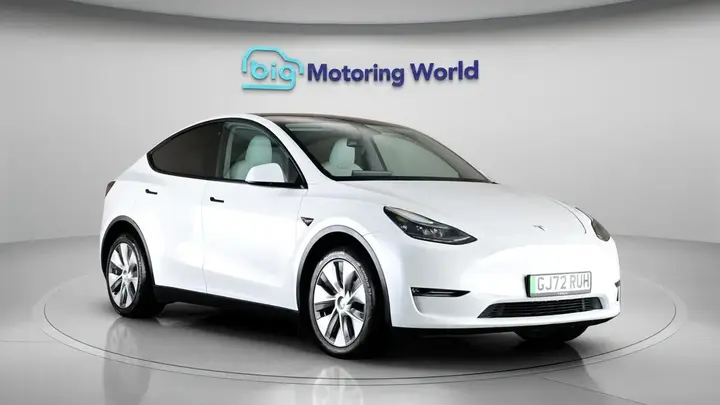 Tesla Model Y 2022 photo 2