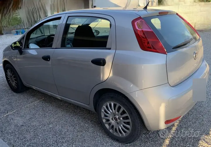 Fiat Punto 2015 photo 2