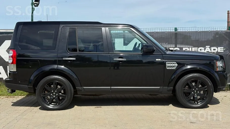 Land Rover Discovery 2010 photo 3
