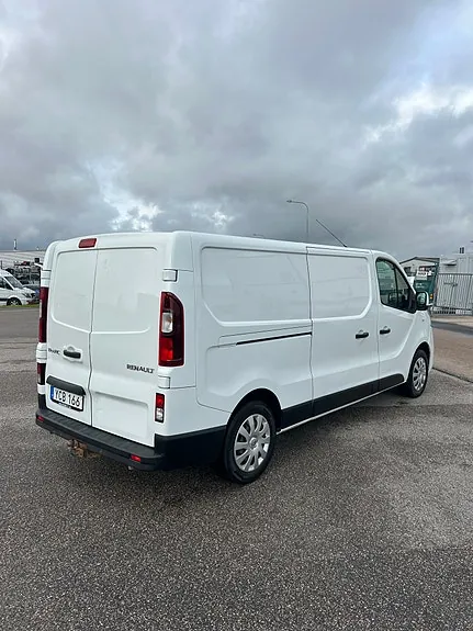 Renault Trafic 2016 photo 2