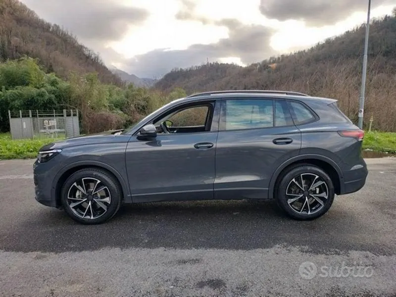 Volkswagen Tiguan 2024 photo 5