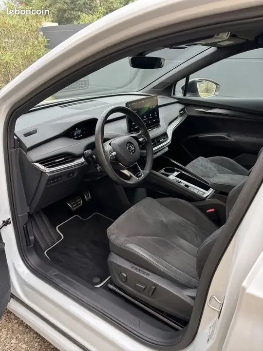 Skoda Enyaq 2023 photo 3