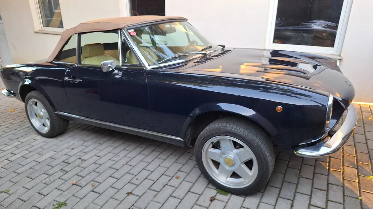 Fiat 124 Spider