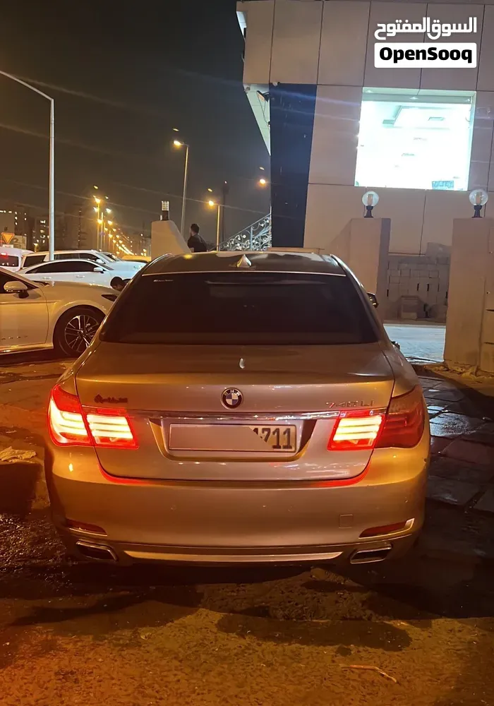 BMW 7 Series 2011 photo 4