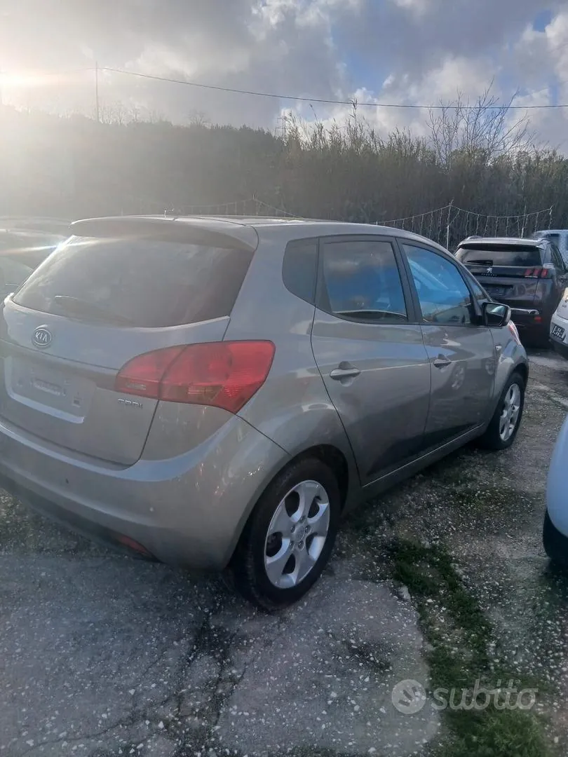 Kia Venga 2013 photo 5