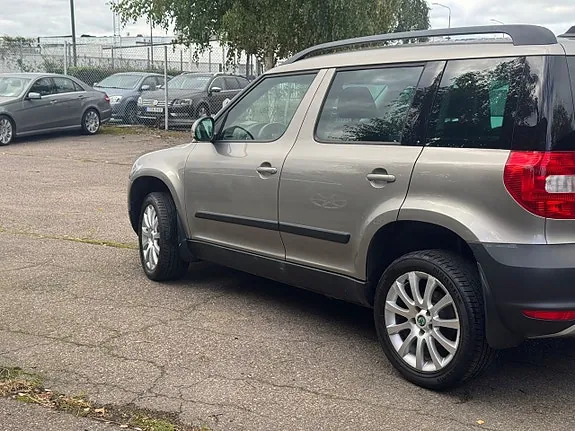 Skoda Yeti 2012 photo 4