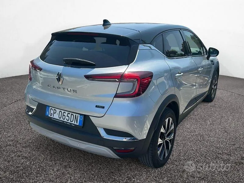 Renault Captur 2023 photo 3