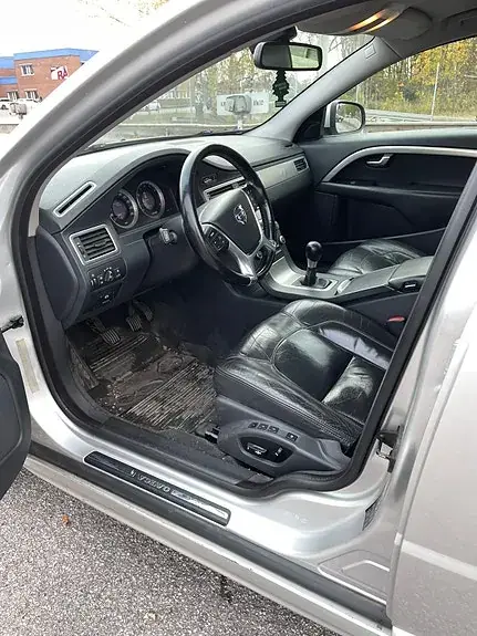 Volvo V70 2010 photo 3