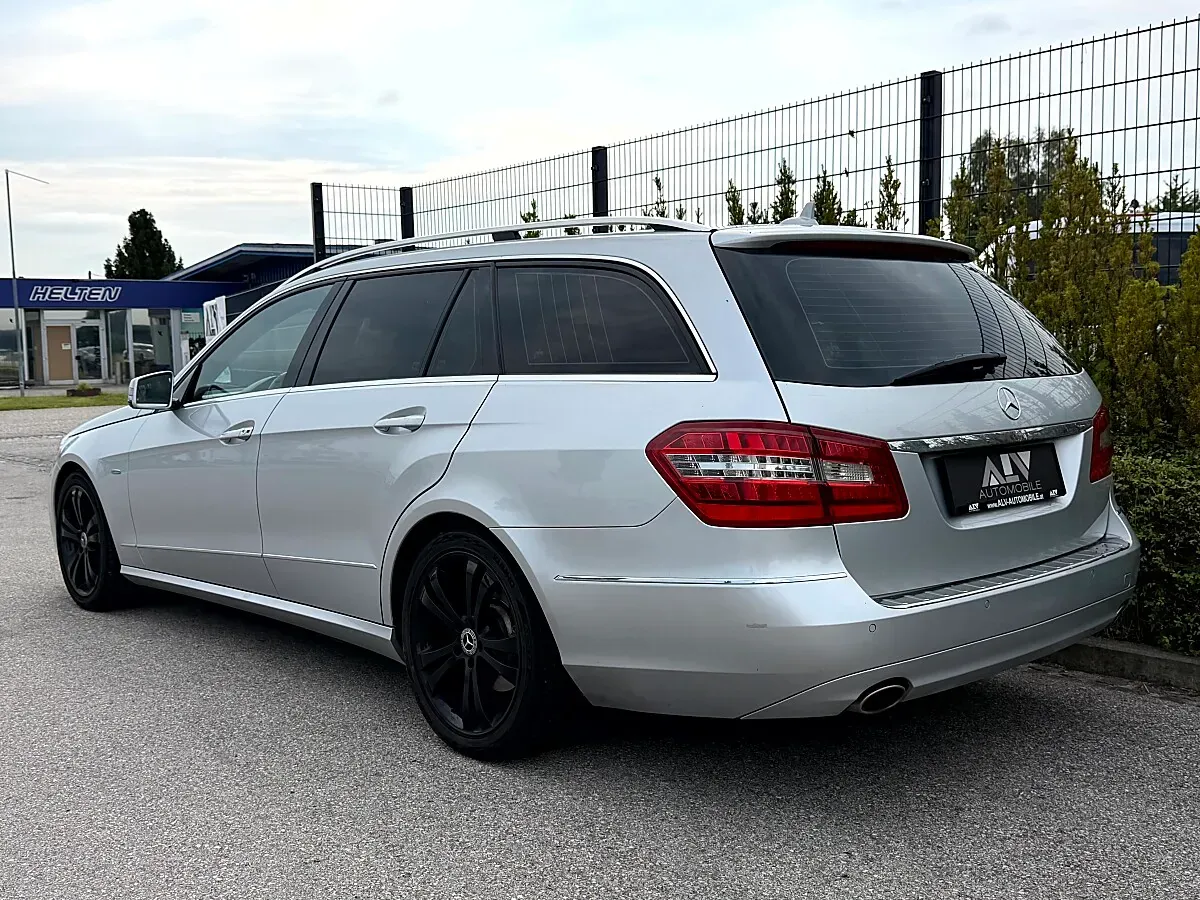 Mercedes-Benz E-Class 2011 photo 2
