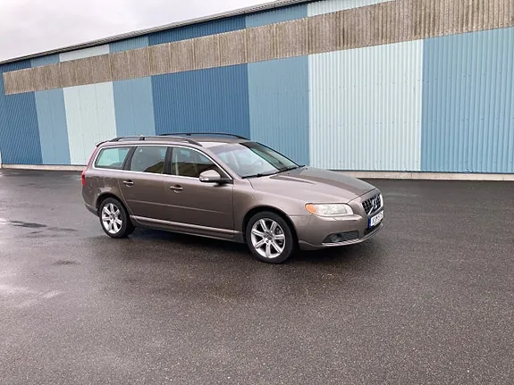 Volvo V70 2010 photo 4