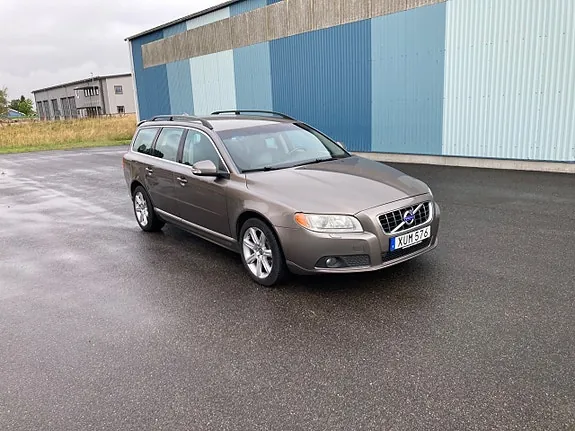 Volvo V70 2010 photo 3