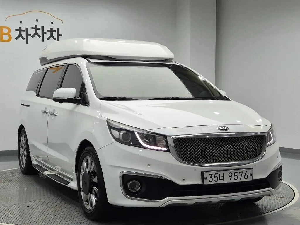 Kia Carnival 2015 photo 4