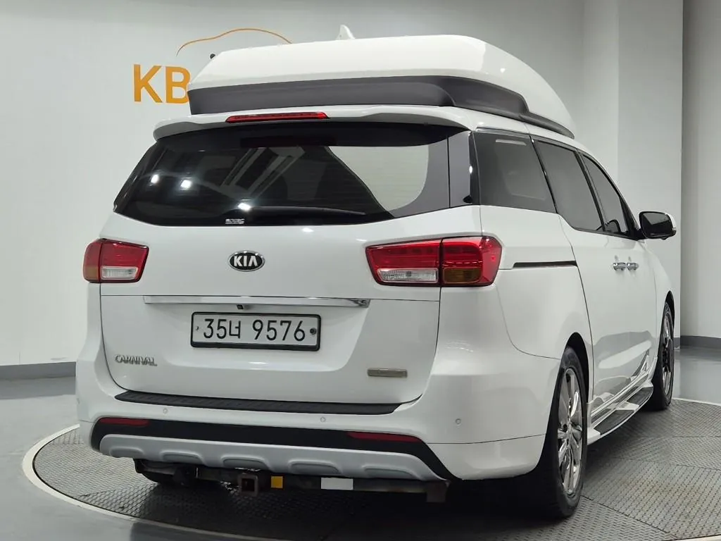 Kia Carnival 2015 photo 3