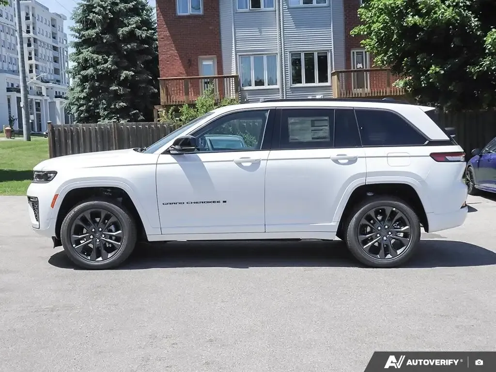 Jeep Grand Cherokee 2026 photo 3