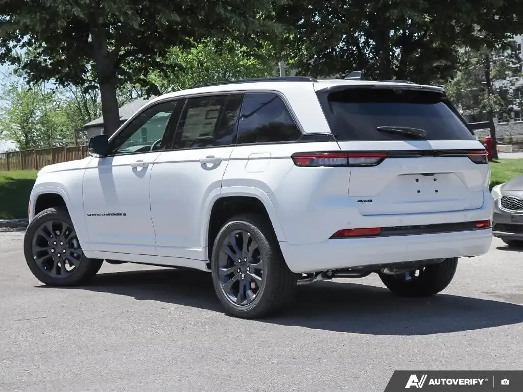 Jeep Grand Cherokee 2026 photo 4