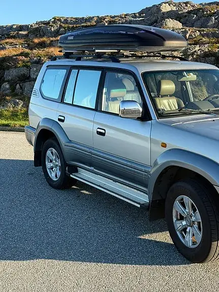 Toyota Land Cruiser 2000 photo 2