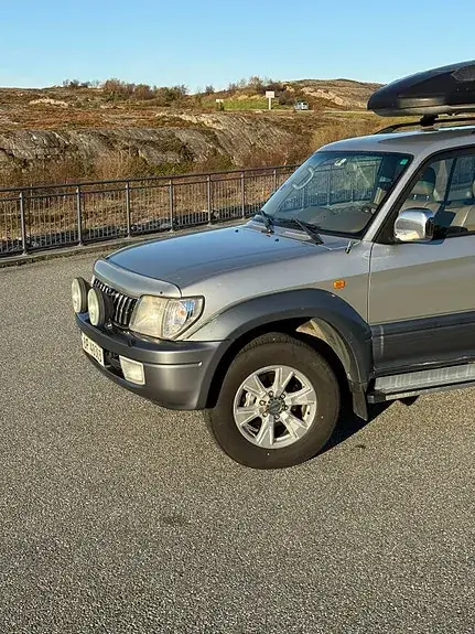 Toyota Land Cruiser 2000 photo 4