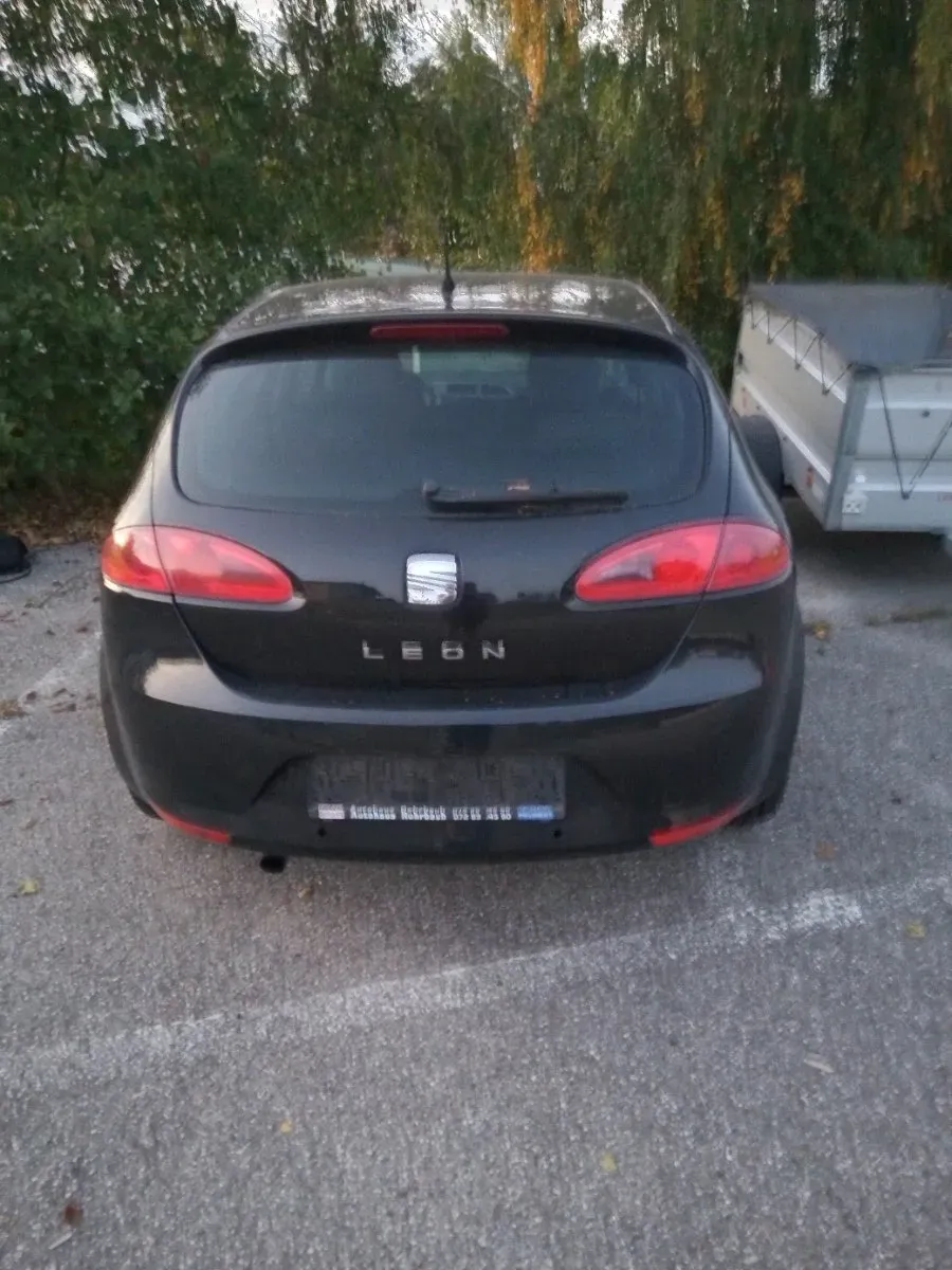 Seat Leon 2007 photo 2