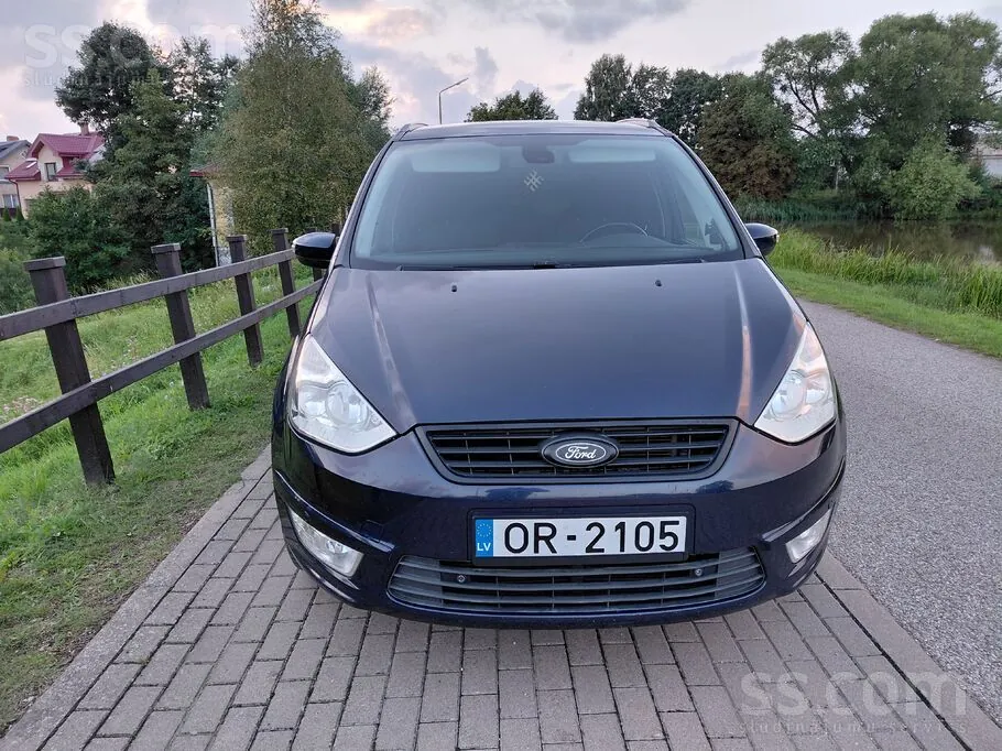 Ford Galaxy 2011 photo 2