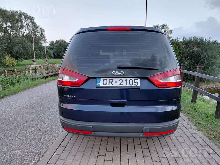 Ford Galaxy 2011 photo 5