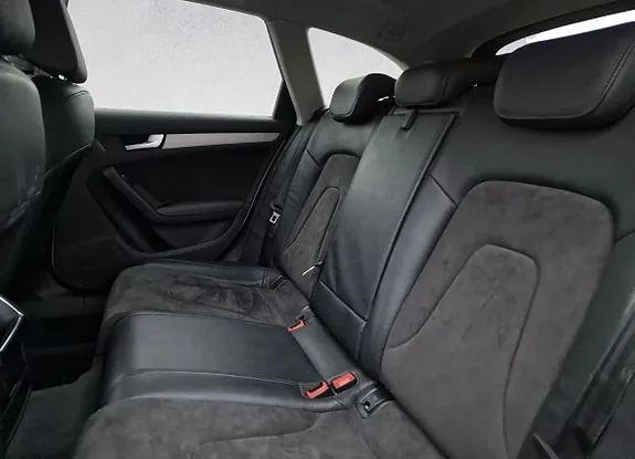 Audi A4 2013 photo 4
