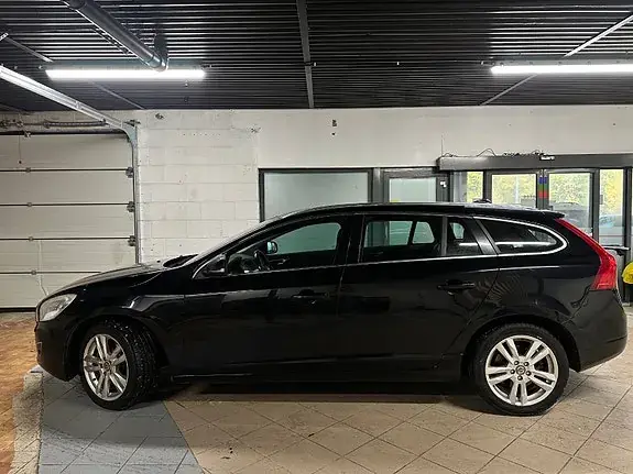 Volvo V60 2012 photo 2