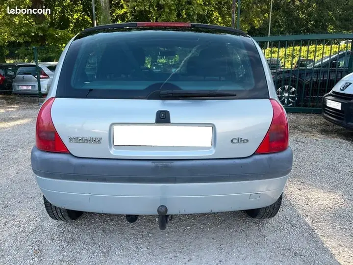 Renault Clio 2000 photo 4