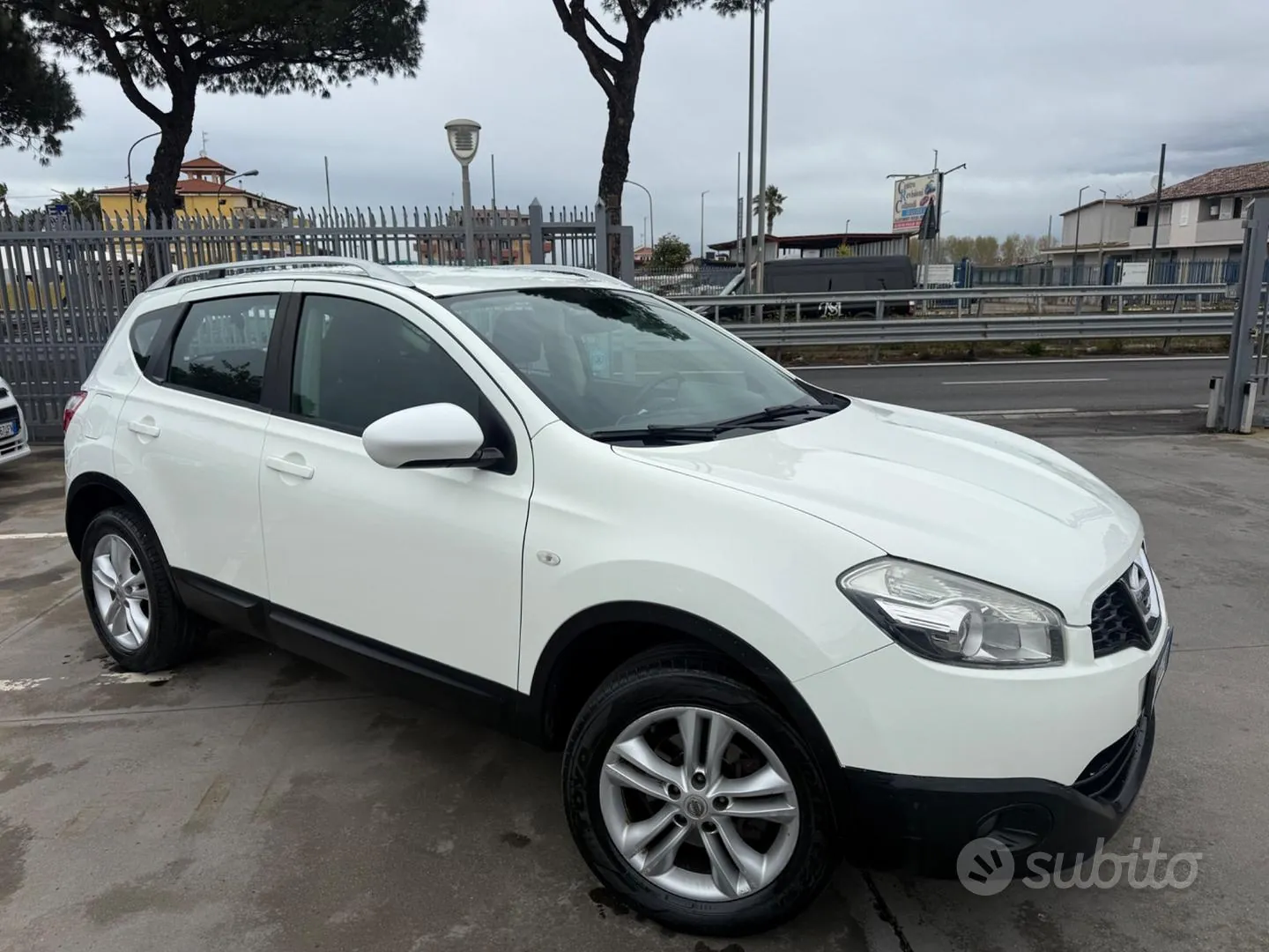 Nissan Qashqai 2010 photo 2